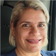 Soy una persona muy organizada, responsable y perseverante. Características necesarios para poder enseñar y guiar a niños que necesitan apoyo en sus estudios.
